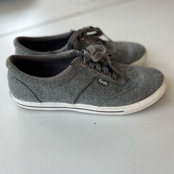Keds size 6.5 - Picture 2 of 10